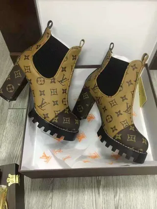 Louis Vuitton Monogram Canvas इलेस्टिक साइड एंक्ल बूट 5