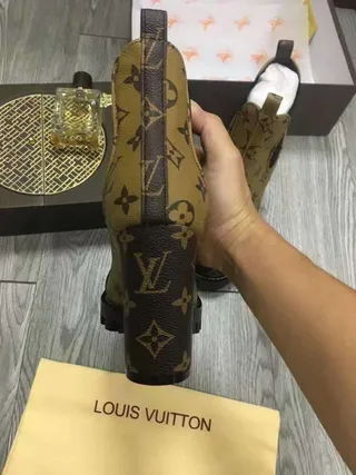 Louis Vuitton Monogram Canvas इलेस्टिक साइड एंक्ल बूट 9