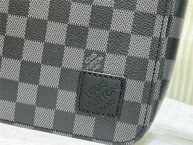 Bolsa mensageira Louis Vuitton Monogram em lona com aba 7