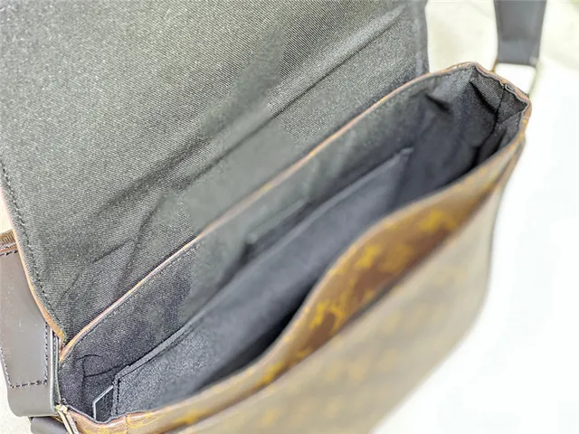 Bolsa mensageira Louis Vuitton Monogram em lona com aba 21