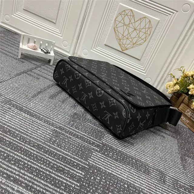 Louis Vuitton Monogram Eclipse 信使包 7