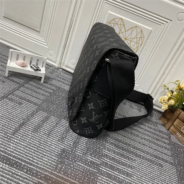 Louis Vuitton Monogram Eclipse 信使包 9
