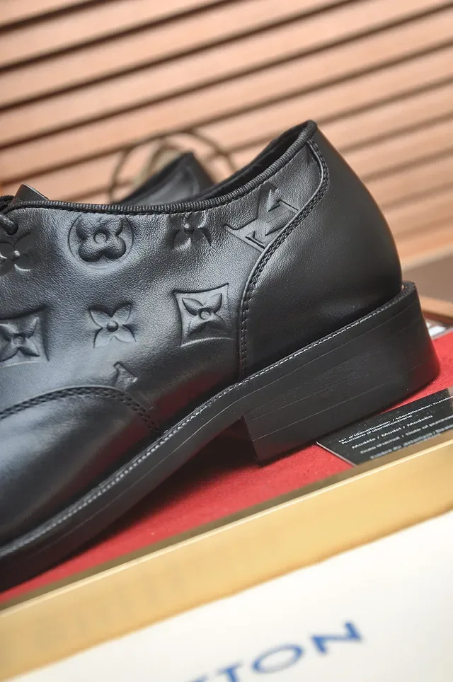 Louis Vuitton Monogram Embossed Sapatos Oxford Preto Ponta de Tapa 2