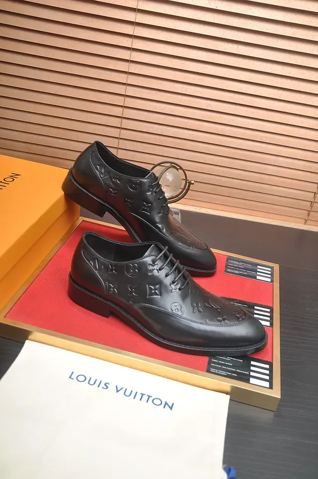 Louis Vuitton Monogram Embossed Sapatos Oxford Preto Ponta de Tapa 4
