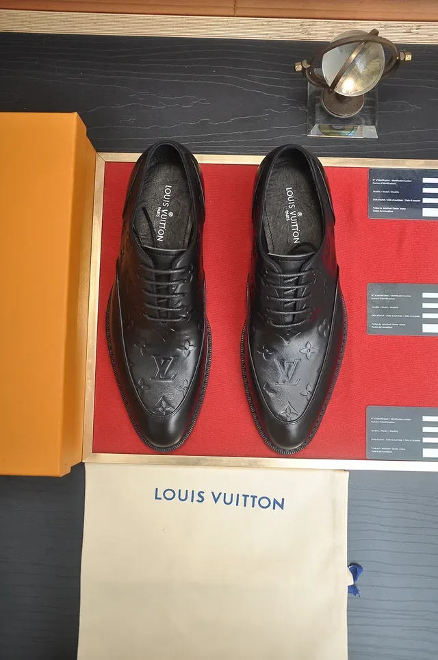 Louis Vuitton Monogram Embossed Sapatos Oxford Preto Ponta de Tapa 5