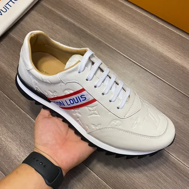 Louis Vuitton Monogram-Embossed Sneakers Lifestyle Blancs 4