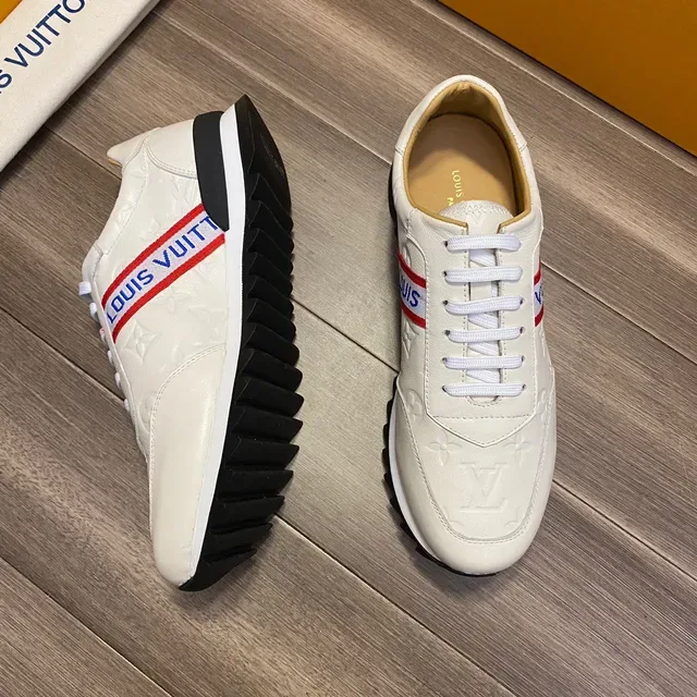 Louis Vuitton Monogram-Embossed Sneakers Lifestyle Blancs 6