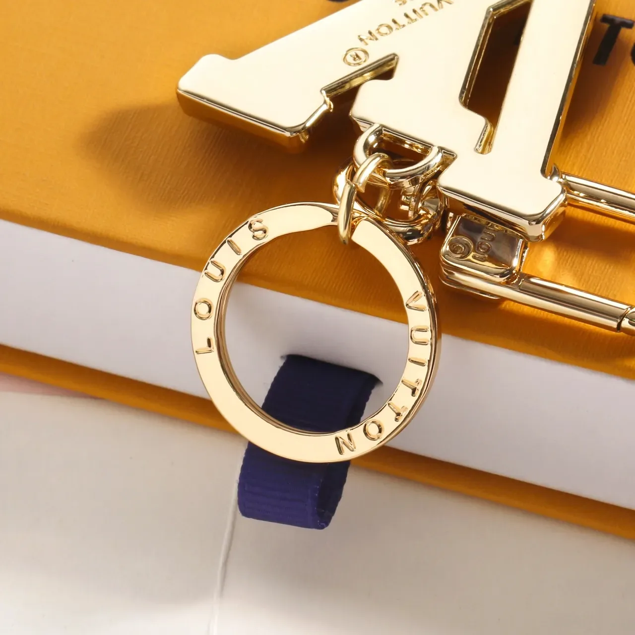 Louis Vuitton Monogram Enamel Blue Gold Metal Crossbody Bag 5
