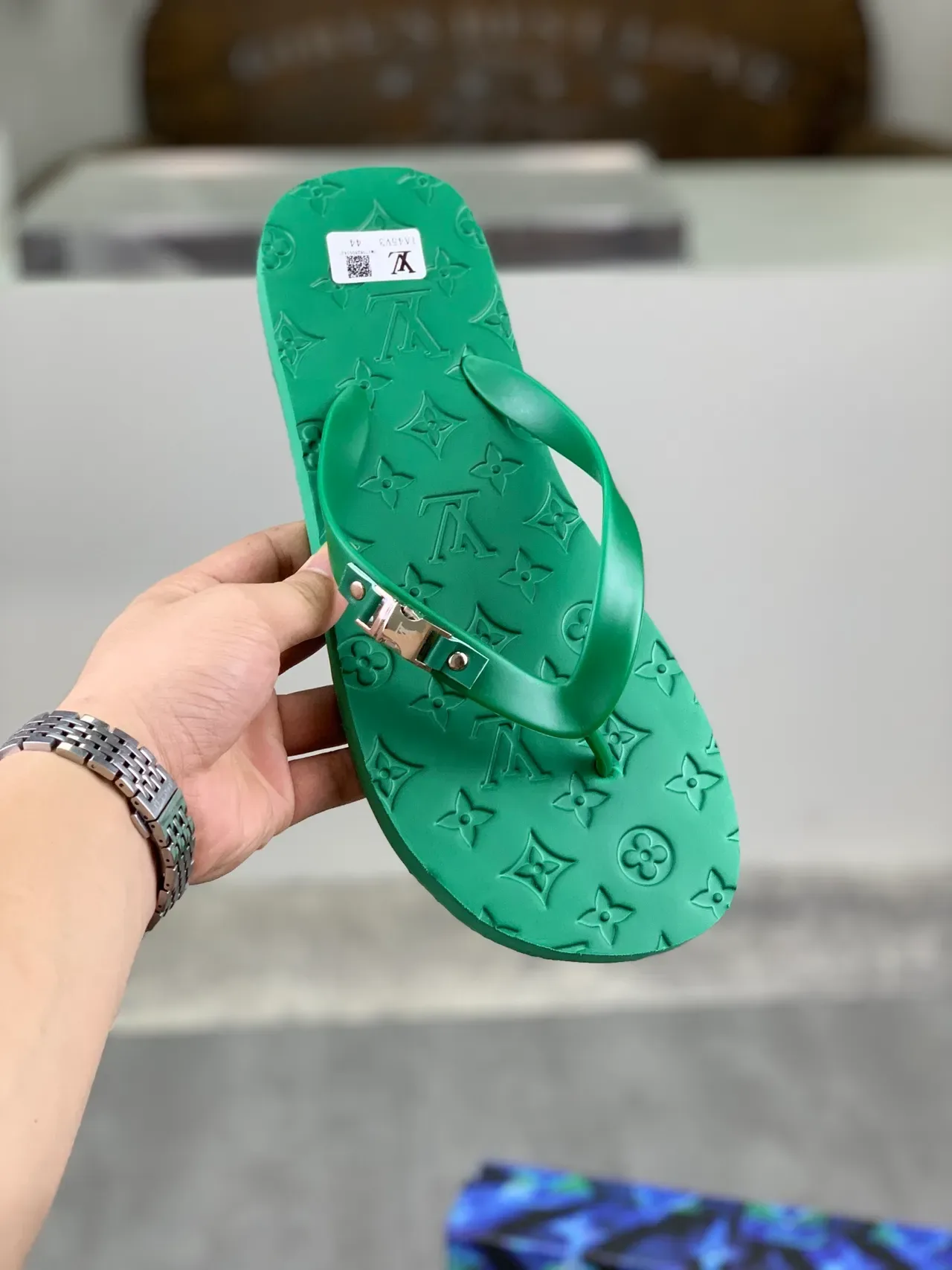 Louis Vuitton Monogram Flip-Flop Multicolor Rubber Metal Buckle Strap Slippers 20