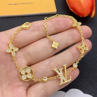 Louis Vuitton Monogram Flower LV Initiales ذهبي Pavé سوار