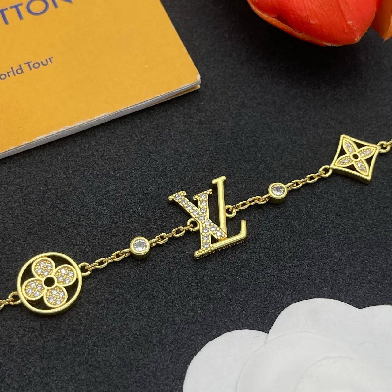 Louis Vuitton Monogram Flower LV Initiales doré Pavé bracelet 7