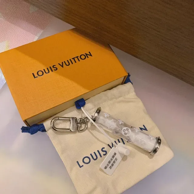 Louis Vuitton Monogram Hourglass Keychain Transparent Crossbody Bag 7