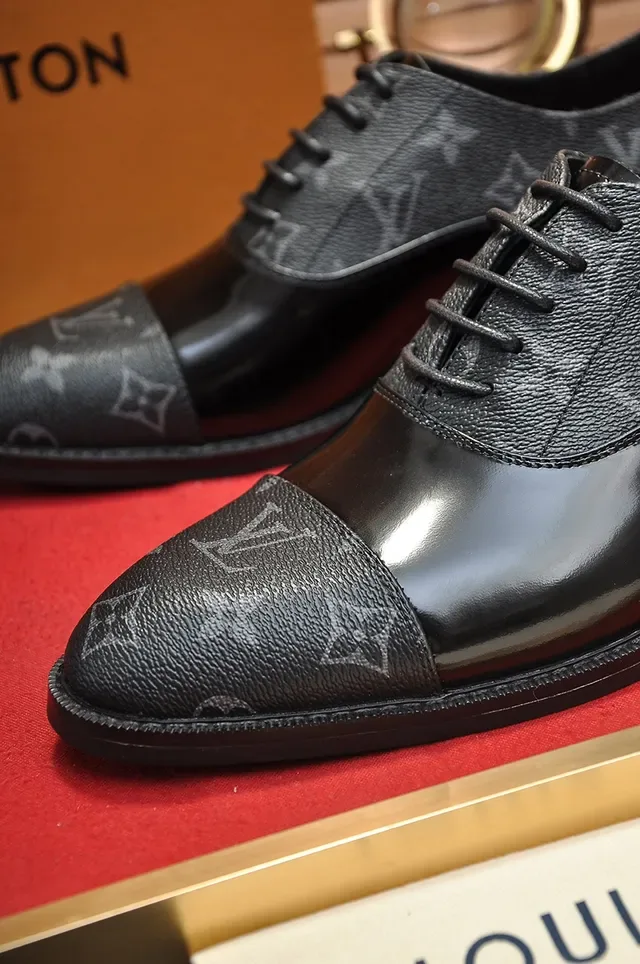 Louis Vuitton Monogram Sapatos Oxford de Couro Patent Cap-Toe 2