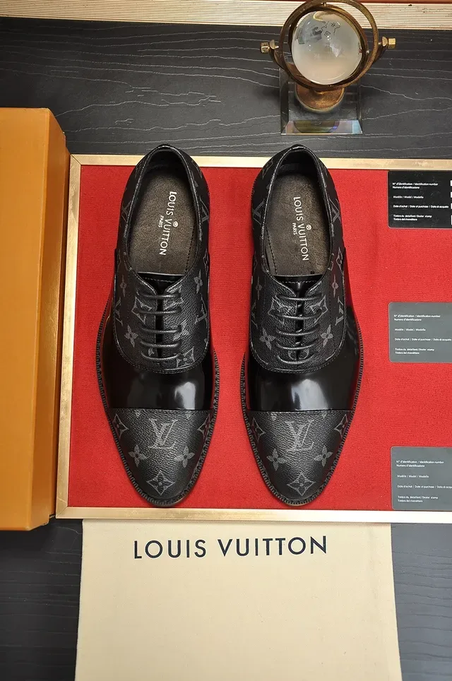 Louis Vuitton Monogram Sapatos Oxford de Couro Patent Cap-Toe 5