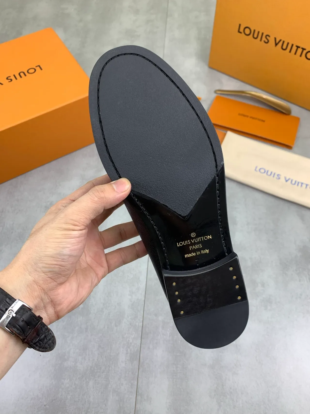 Louis Vuitton Monogram Mocassins Cuir Noir Slip-On 3