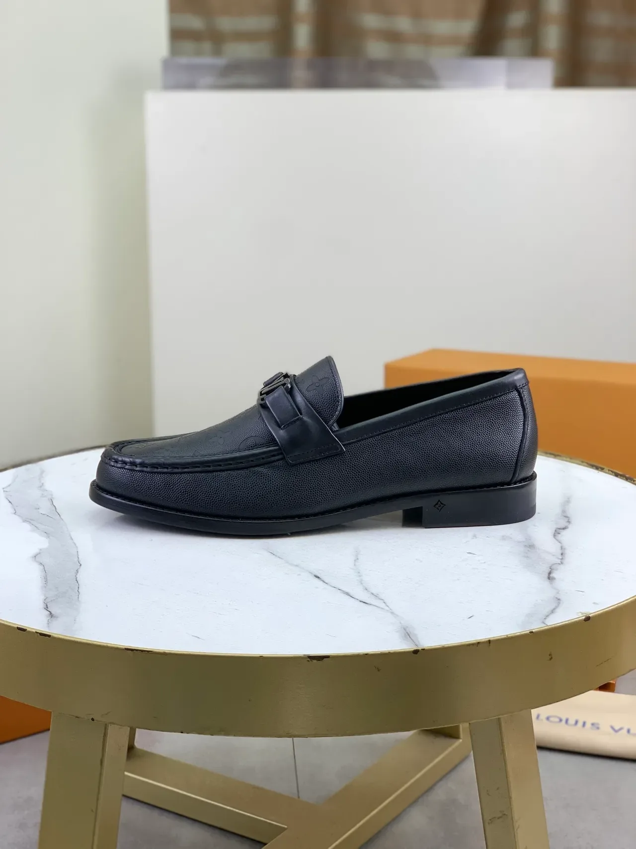 Louis Vuitton Monogram Mocassins Cuir Noir Slip-On 5