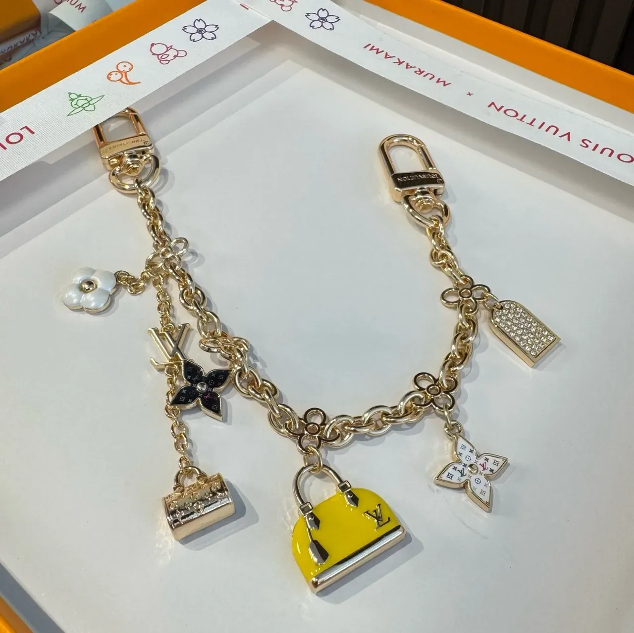 Louis Vuitton Monogram World Tour Bracelet Chaîne Dorée Multicolore Multi-Charm 4