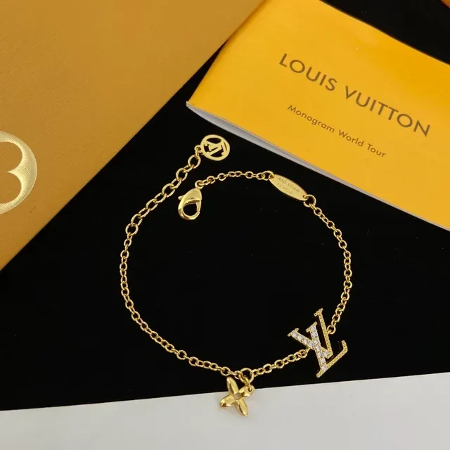 Louis Vuitton Monogram World Tour Gold Silver Chain Pavé-Crystal Necklace 4