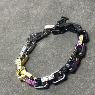 Louis Vuitton سوار سلاسل Monogram متعدد الألوان