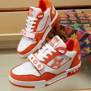 Louis Vuitton zapatillas lifestyle naranja blanco low-top con correa