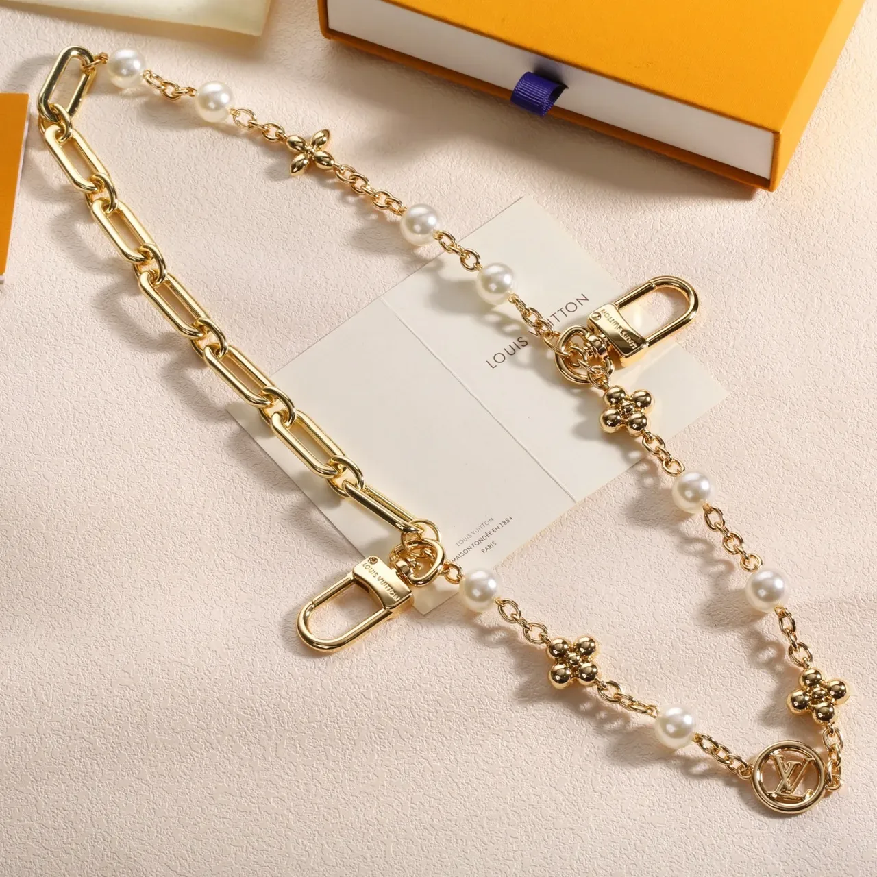 Louis Vuitton Collier Chaîne Perles et Fleurs 2