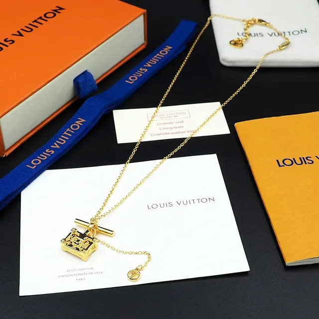 Louis Vuitton Petite Malle & Monogram Coin Gold T-Bar Toggle Clasp Necklace 7