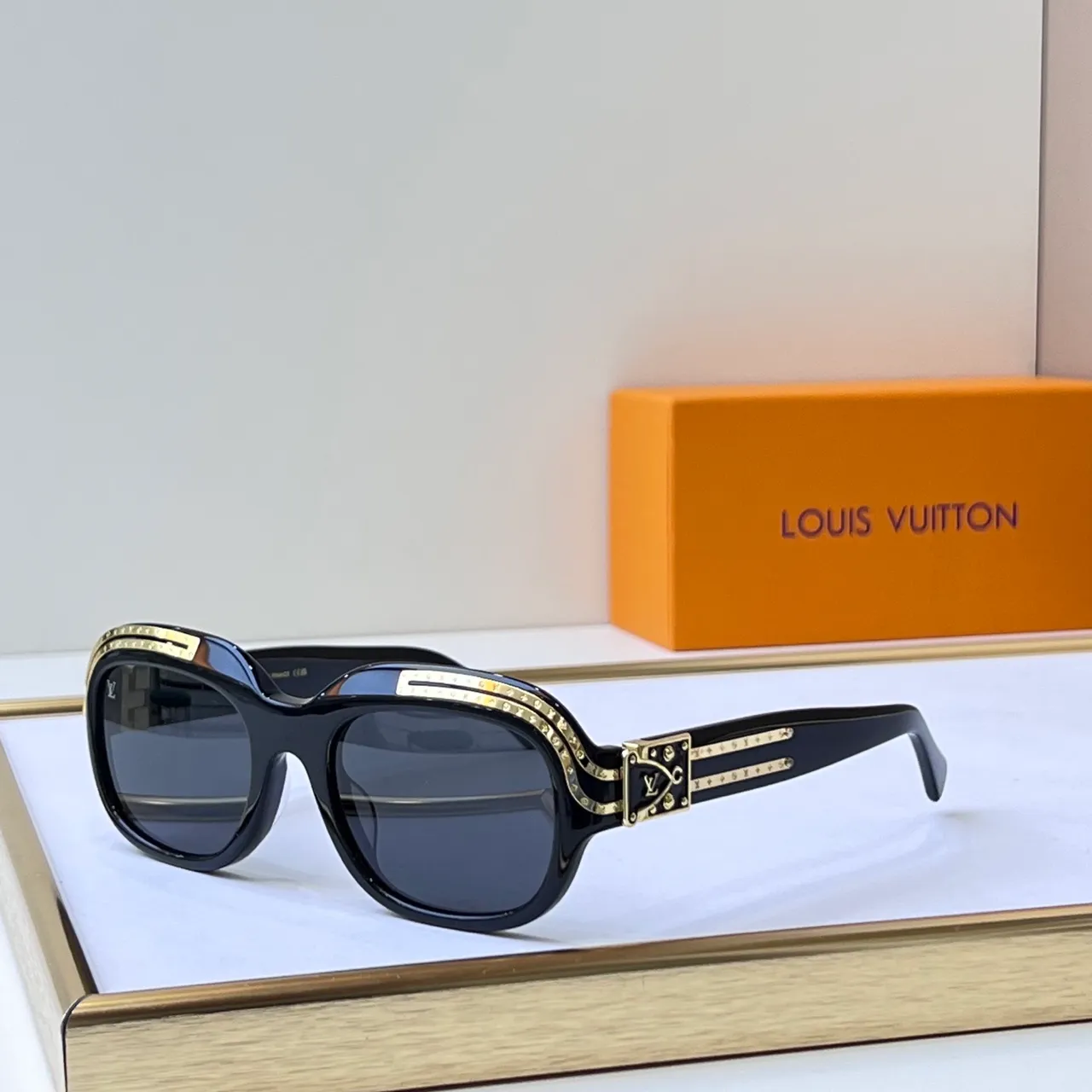 Louis Vuitton Pochette Metis Amarelo Bege Estruturado Couro Macio Cinto Marrom Contraste Bolsa Sob o Braço 5