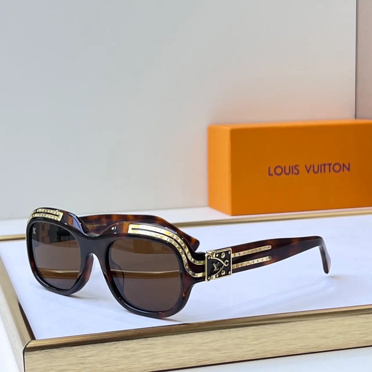 Louis Vuitton Pochette Metis Amarelo Bege Estruturado Couro Macio Cinto Marrom Contraste Bolsa Sob o Braço 8