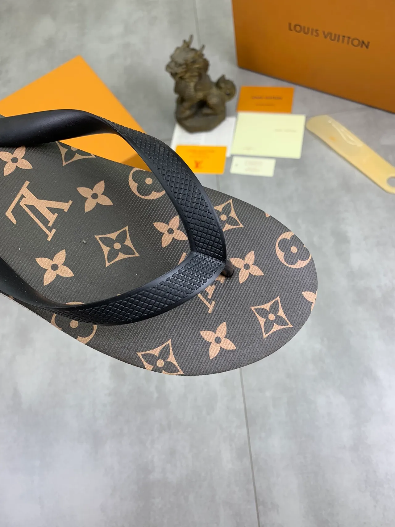 Louis Vuitton Printed Monogram and Damier Flip-Flop Slippers 7