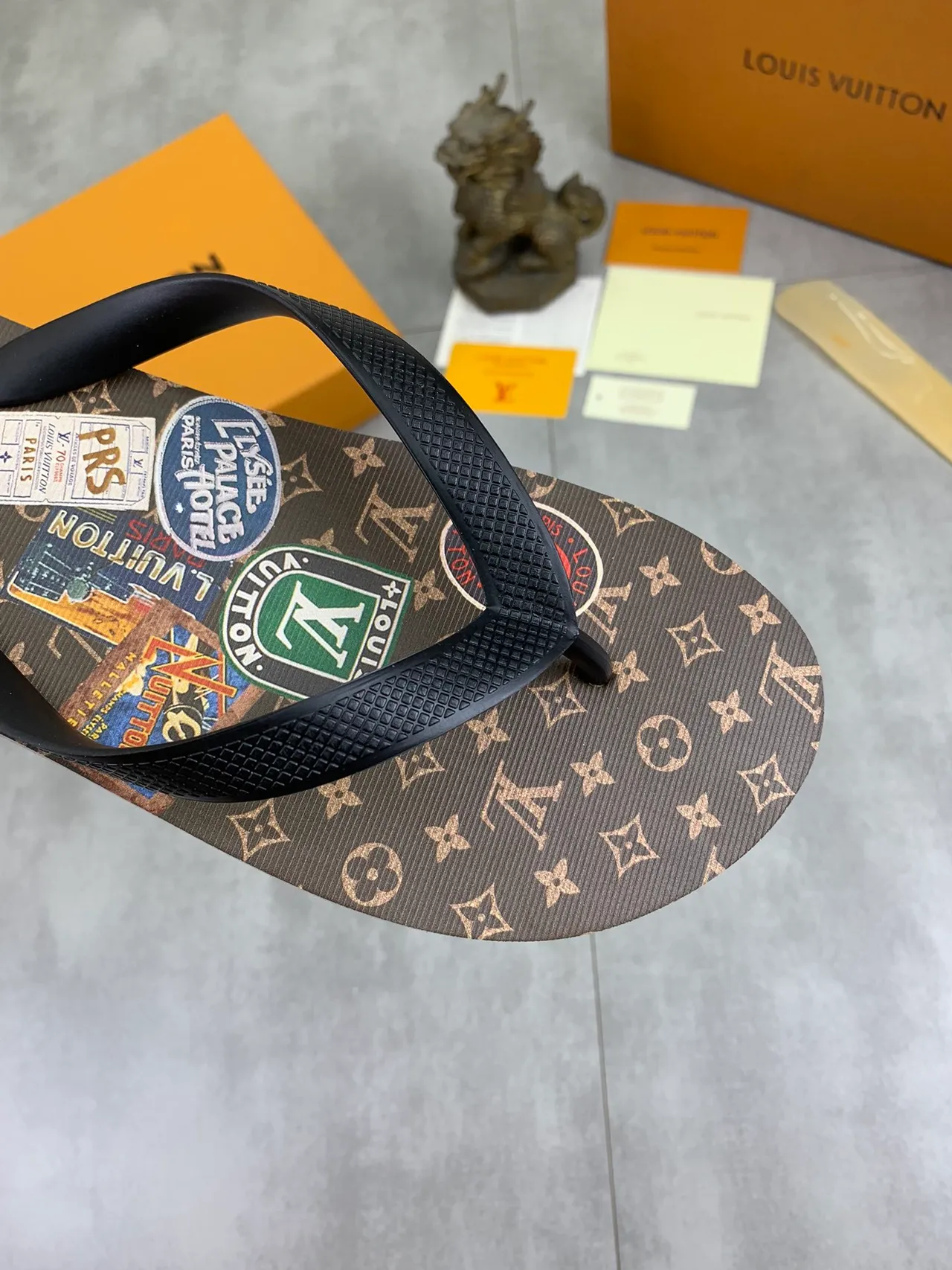 Louis Vuitton Printed Monogram and Damier Flip-Flop Slippers 8