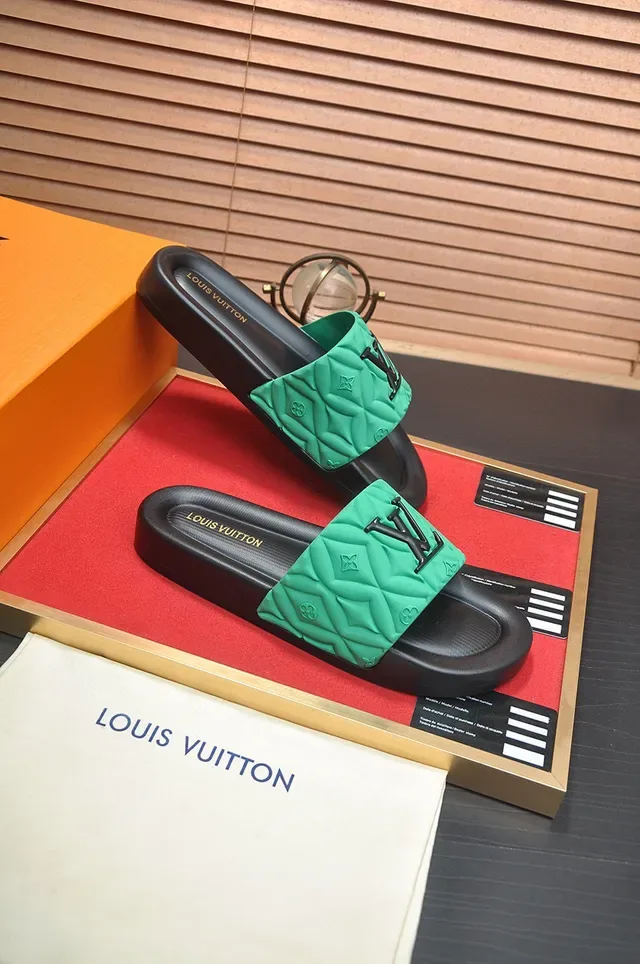 Louis Vuitton Quilted Slide Verde e Preto sandálias 6