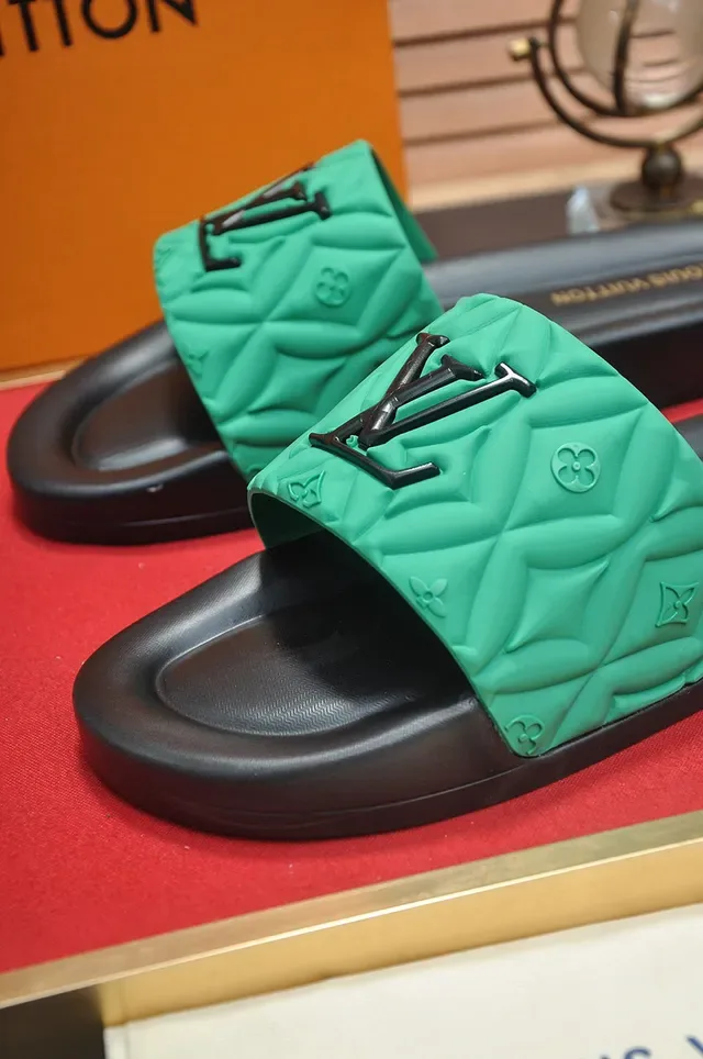 Louis Vuitton Quilted Slide Verde e Preto sandálias 8