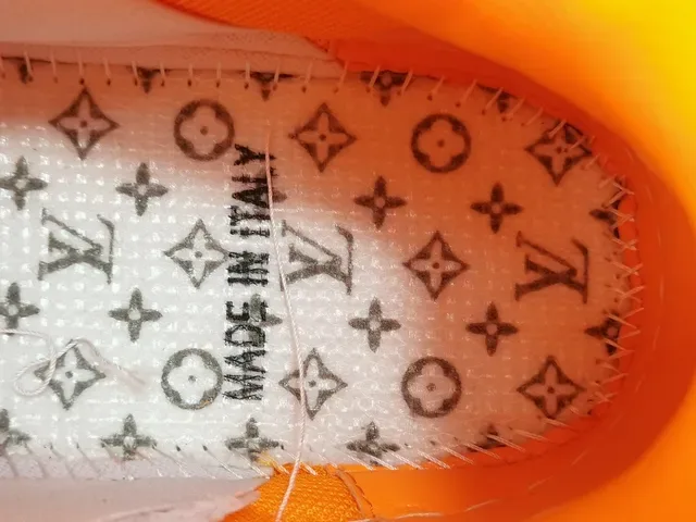 Louis Vuitton Run Away Zapatillas Lifestyle Naranja y Blanco 2
