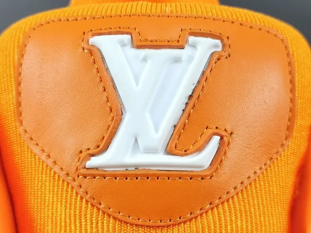 Louis Vuitton Run Away Zapatillas Lifestyle Naranja y Blanco 4