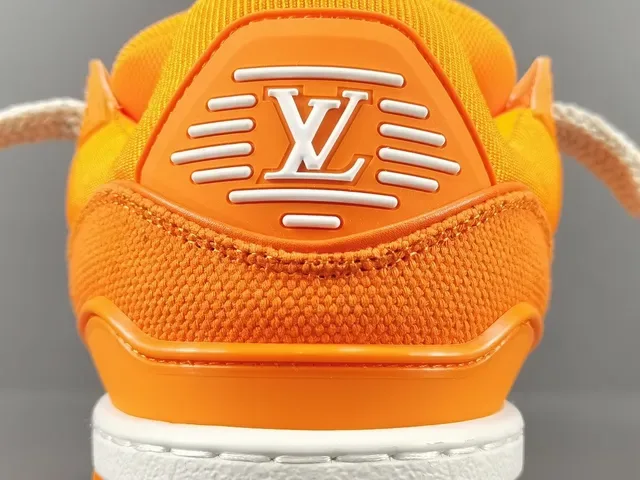 Louis Vuitton Run Away Zapatillas Lifestyle Naranja y Blanco 6