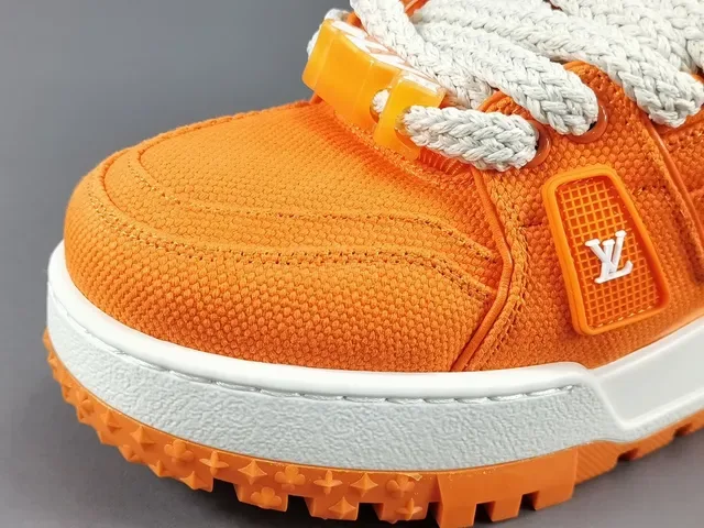 Louis Vuitton Run Away Zapatillas Lifestyle Naranja y Blanco 9