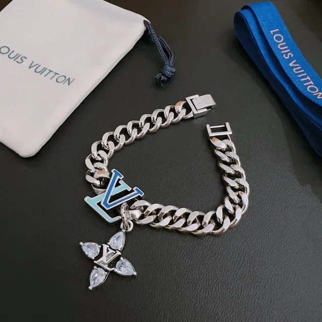 Louis Vuitton Silver Blue Curb-Link Chain Enamel LV Plaque Bracelet 5