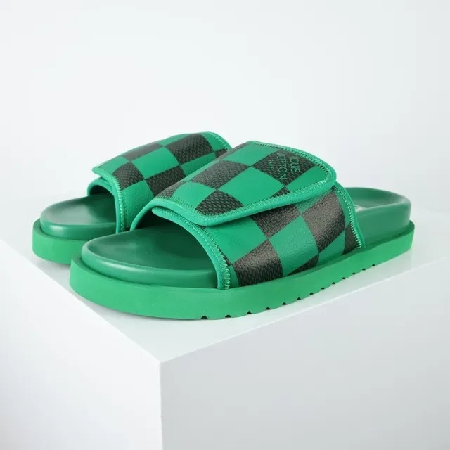 Louis Vuitton Slides Verde e Preto Xadrez 2