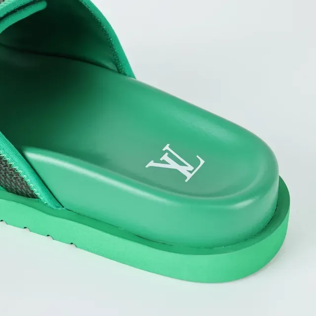 Louis Vuitton Slides Verde e Preto Xadrez 4