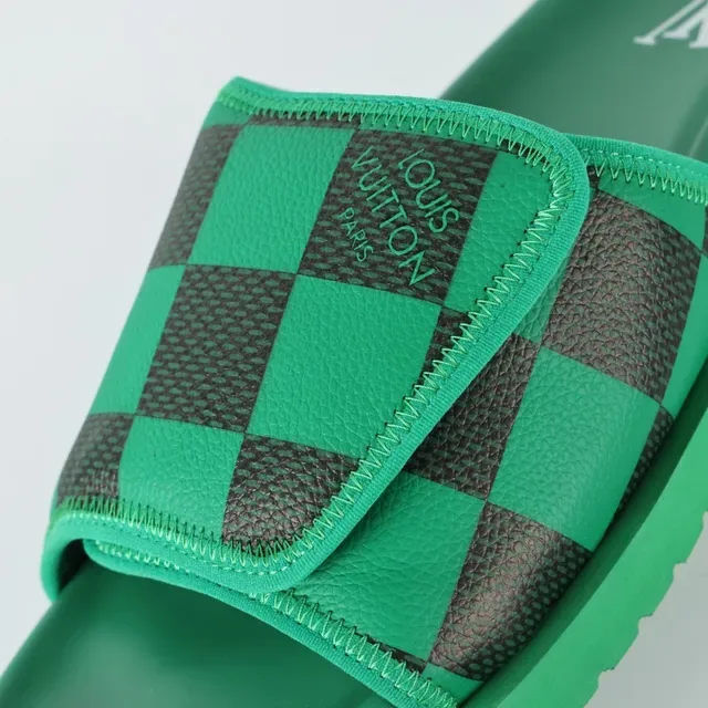 Louis Vuitton Slides Verde e Preto Xadrez 6