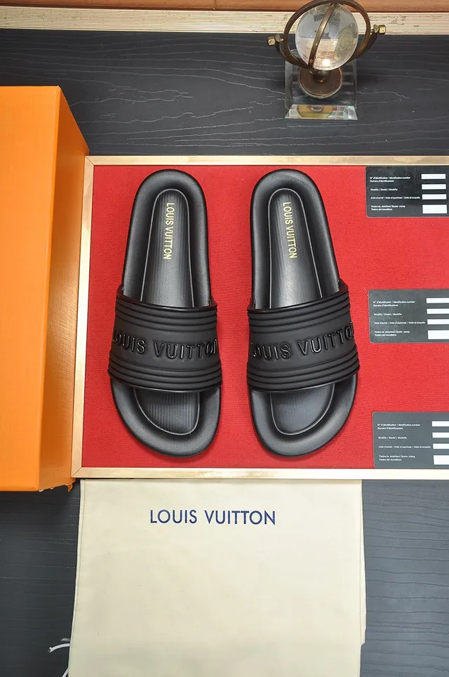 Louis Vuitton Slide Slipper Black Molded Rubber Slippers 2