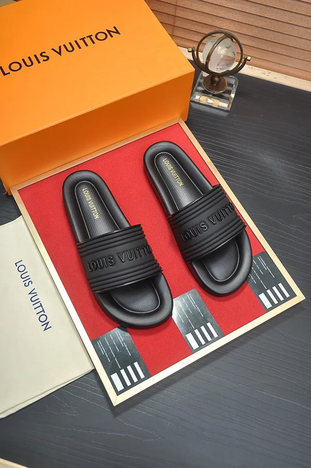 Louis Vuitton Slide Slipper Black Molded Rubber Slippers 3