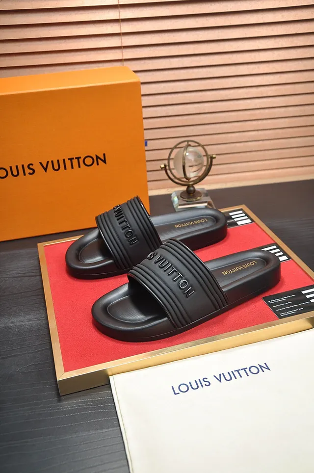 Louis Vuitton Slide Slipper Black Molded Rubber Slippers 4
