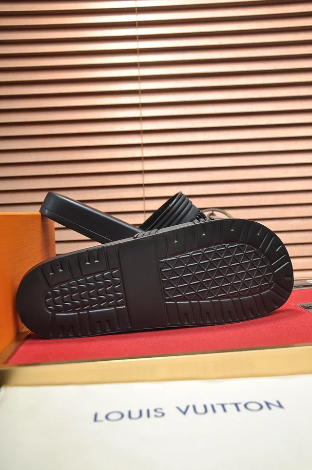 Louis Vuitton Slide Slipper Black Molded Rubber Slippers 7