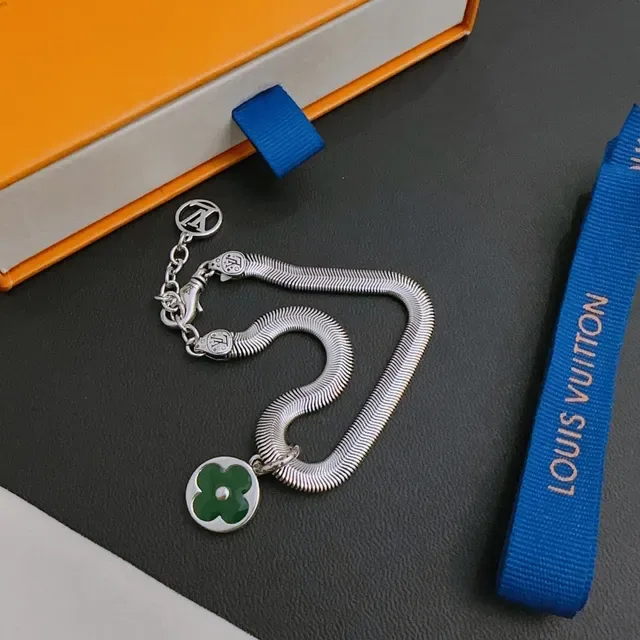 Louis Vuitton Snake Chain Four Leaf Clover Charm Bracelet 8