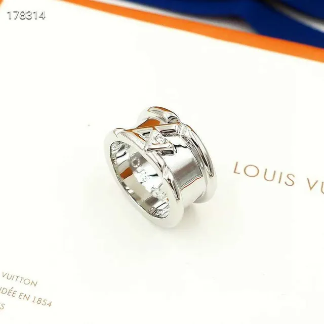Louis Vuitton Stacked Two-Tone Monogram Motif Ring 7