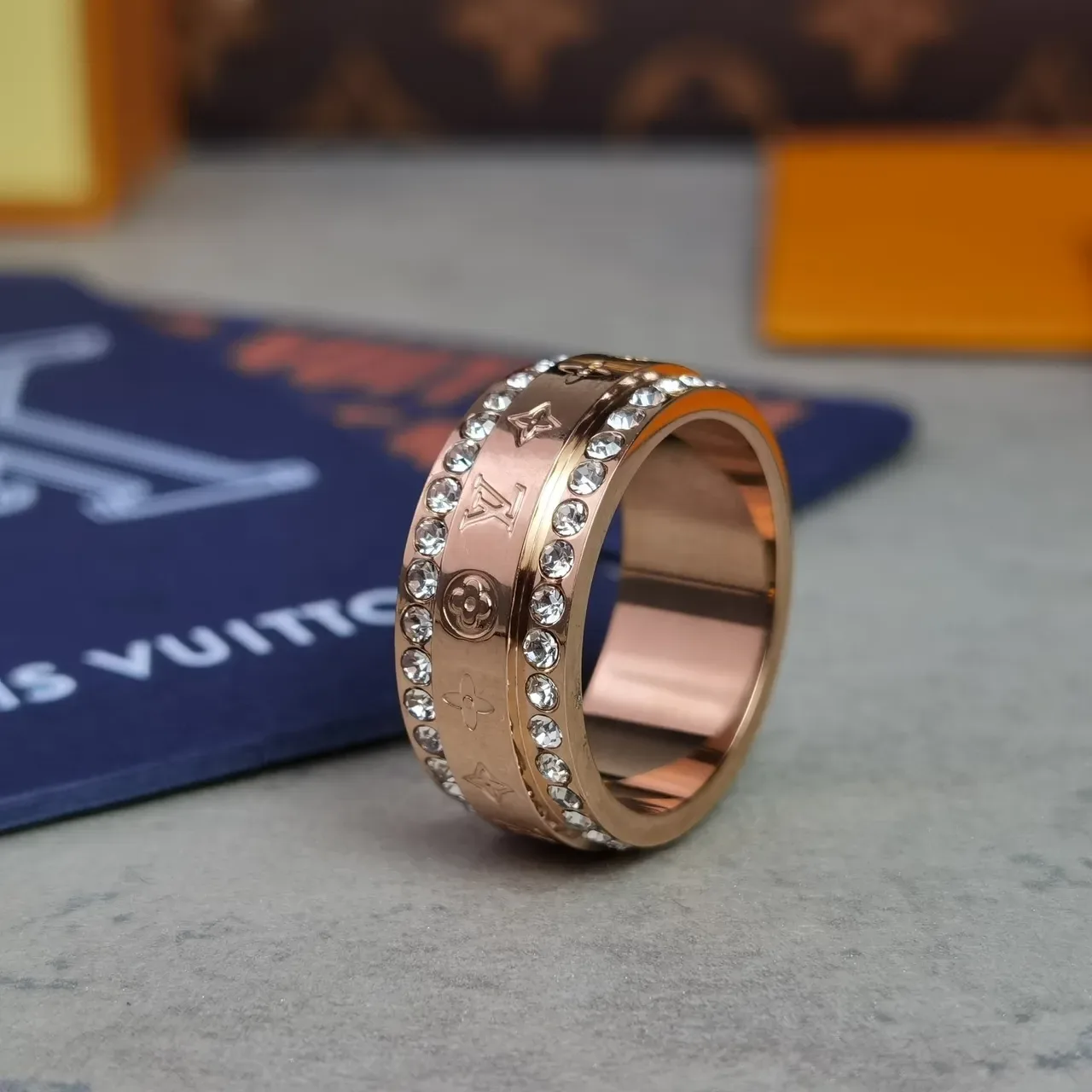 Louis Vuitton Turnaround Bague Or Rose et Or Jaune Cristal Pavé 2