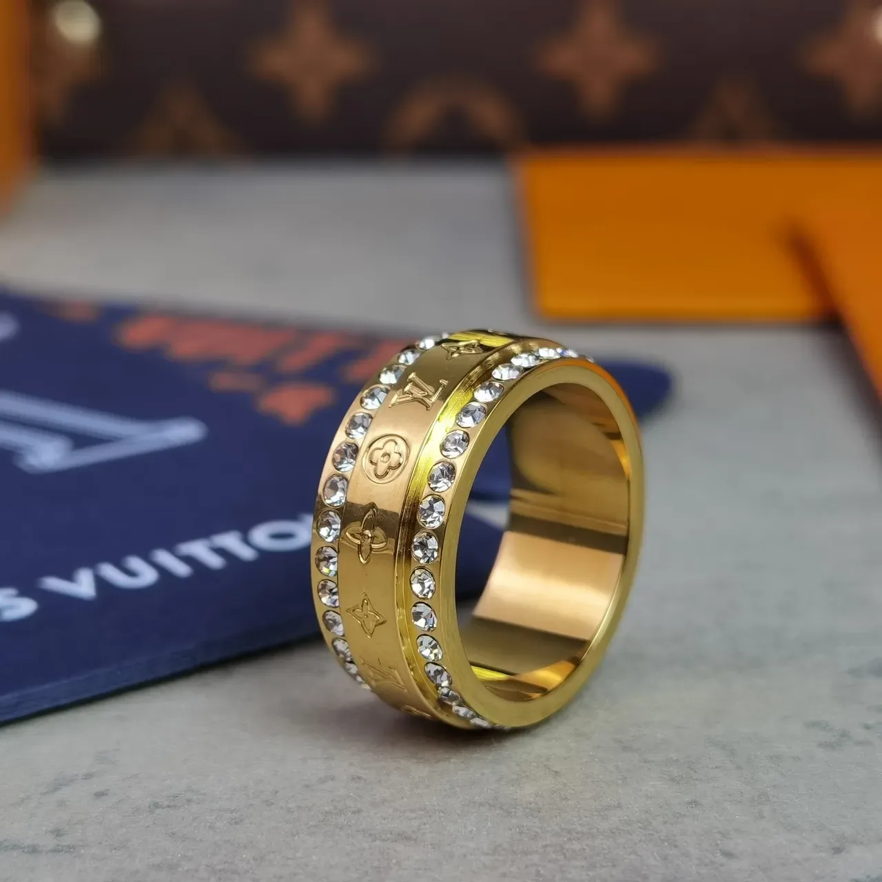 Louis Vuitton Turnaround Bague Or Rose et Or Jaune Cristal Pavé 4