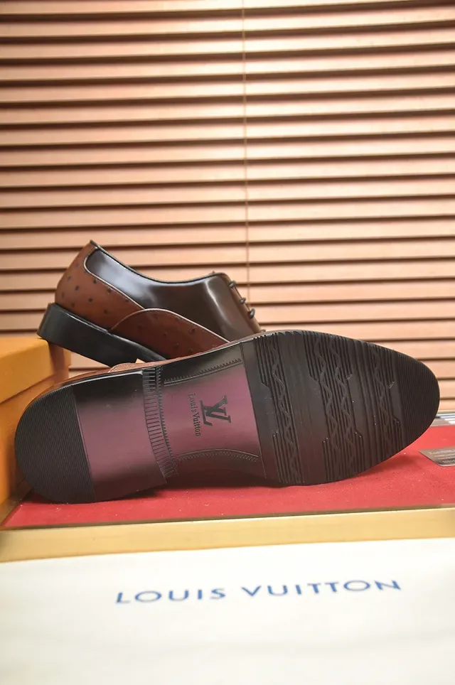 Louis Vuitton Sapatos Oxford de dois tons com embossagem de avestruz e bico cap-toe 3