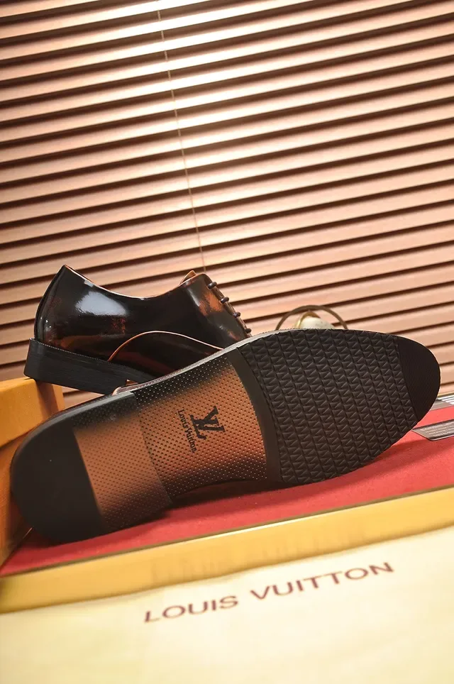 Louis Vuitton Chaussures Oxford en cuir de patina bicolore à embout 3